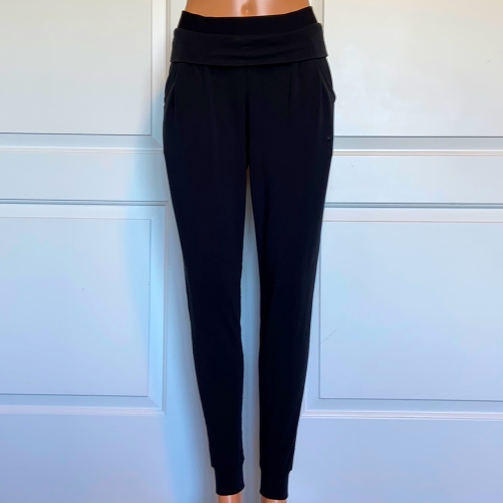 NIKE FOLD OVER WAISTBAND PANT